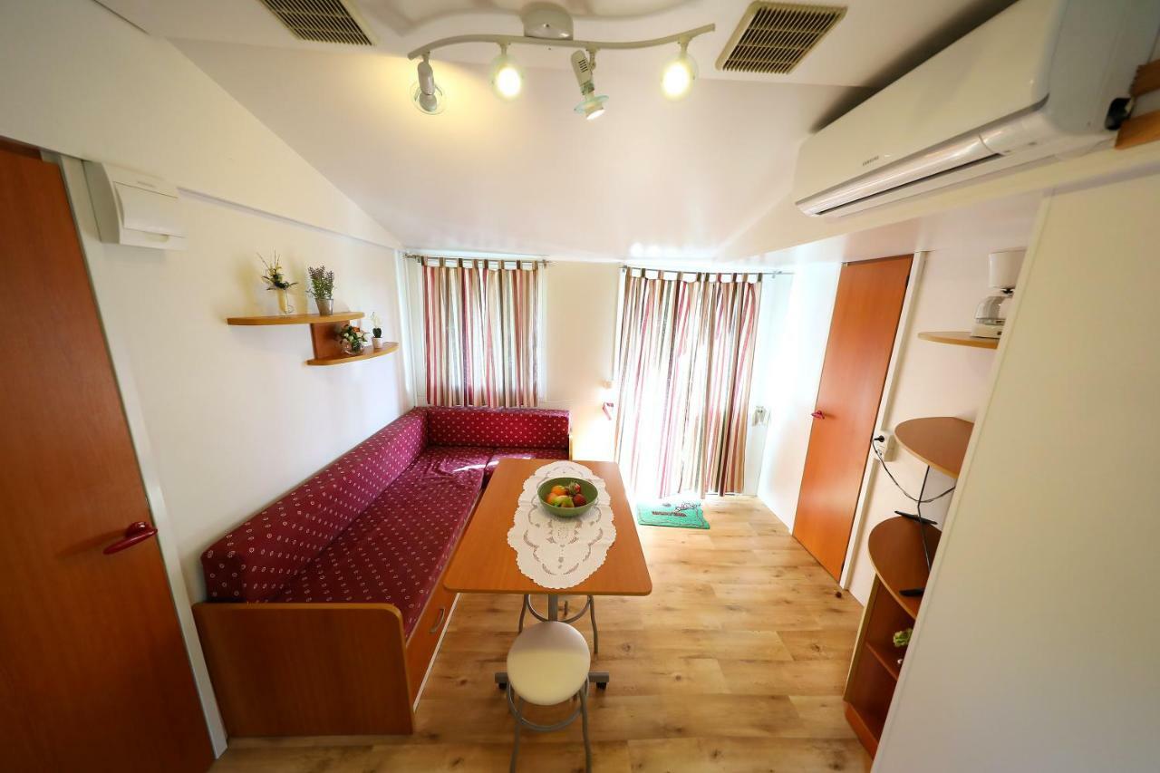 Mobile Home Grbe Nin Eksteriør bilde