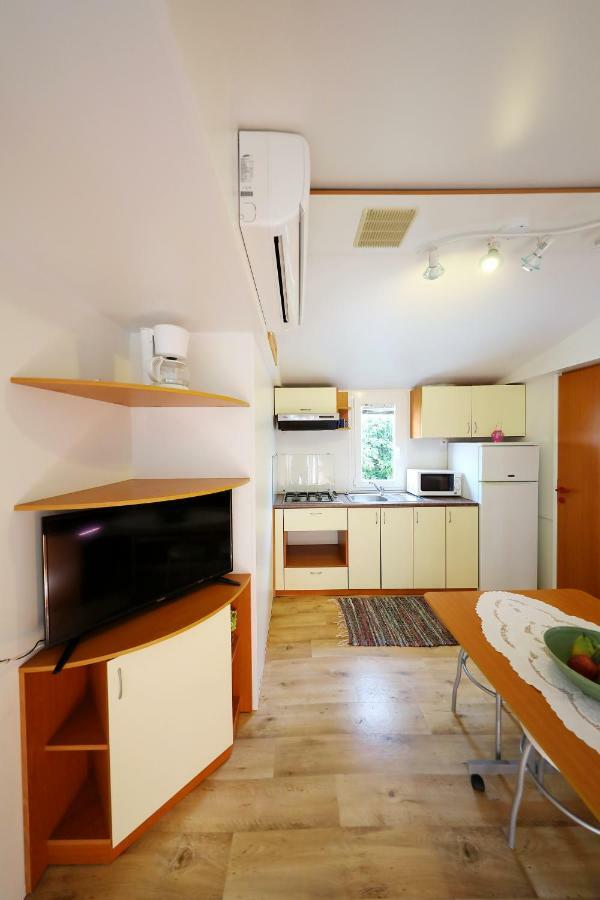 Mobile Home Grbe Nin Eksteriør bilde