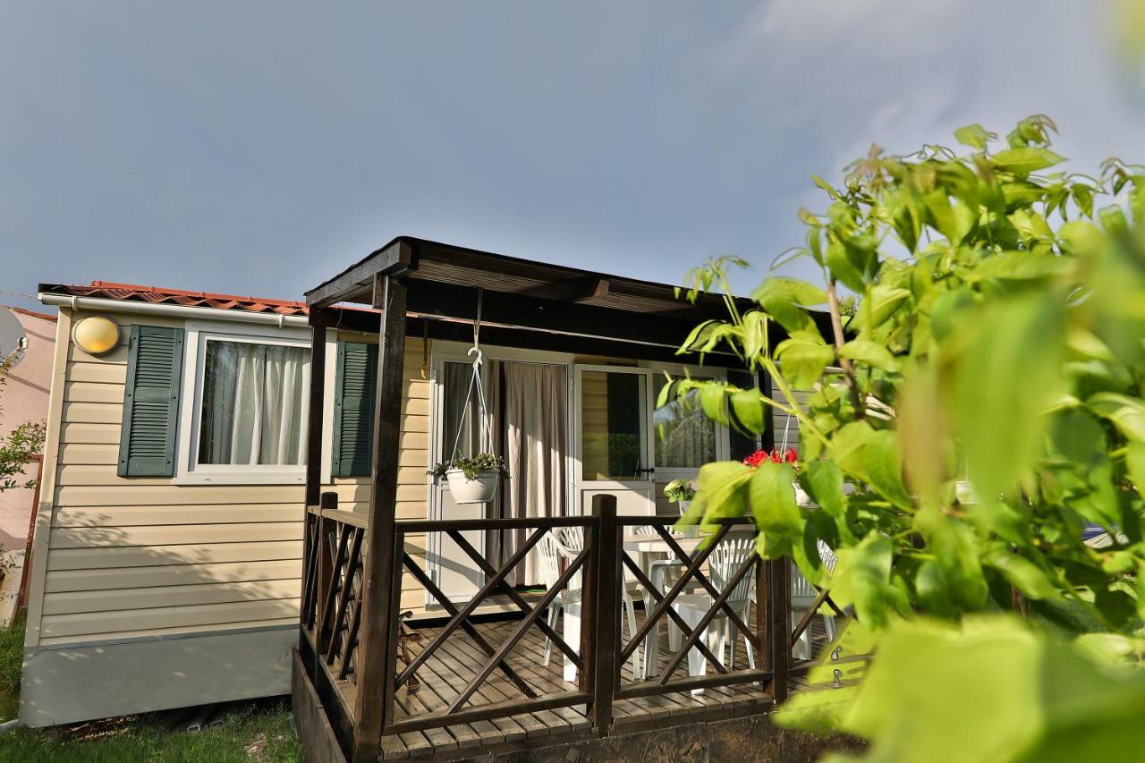 Mobile Home Grbe Nin Eksteriør bilde