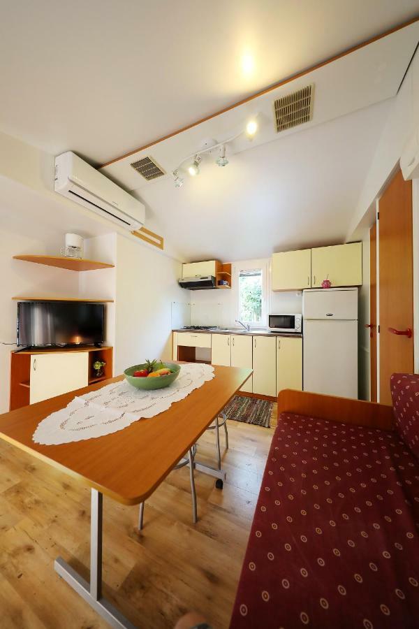 Mobile Home Grbe Nin Eksteriør bilde