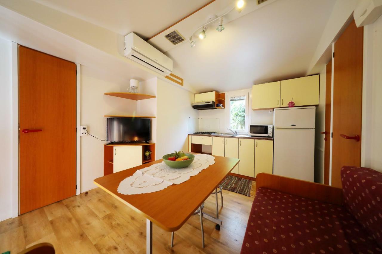 Mobile Home Grbe Nin Eksteriør bilde